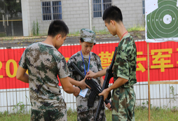 持槍正確姿勢(shì)