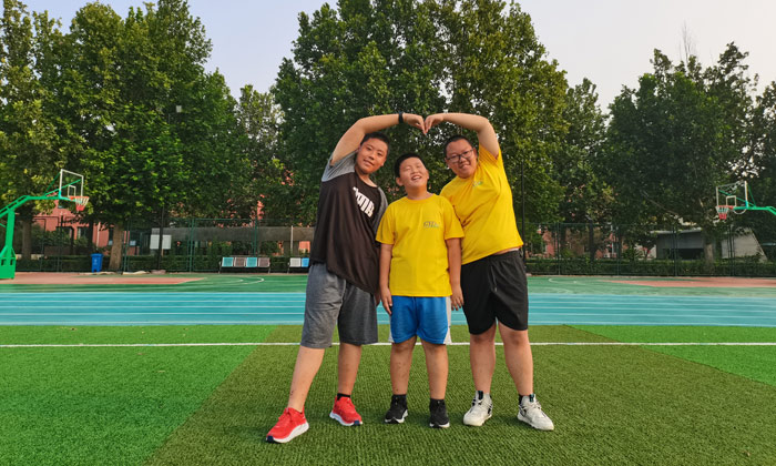 我們一起比個心