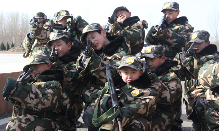 哈爾濱暑期軍事化夏令營(yíng)活動(dòng)