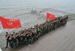 杭州軍事夏令營讓孩子良好習(xí)慣！