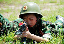 參加杭州軍事夏令營給孩子一個(gè)精彩的暑假