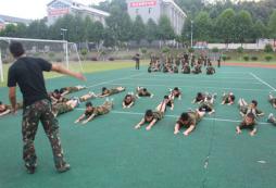  杭州獨特的環(huán)境造就了杭州軍事夏令營的成長