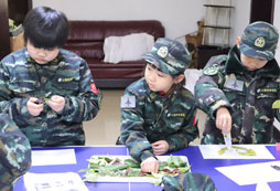 參加杭州軍事夏令營(yíng)全面培養(yǎng)孩子各項(xiàng)素質(zhì)！