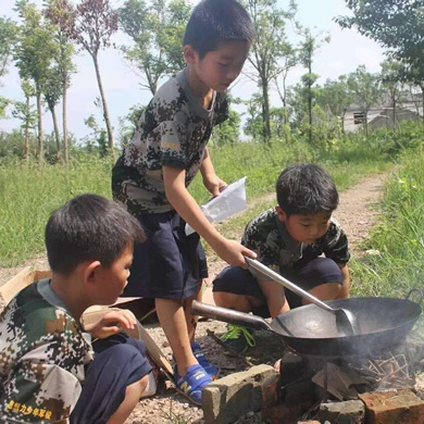 參加合肥軍事夏令營(yíng)體驗(yàn)假期精彩不斷！