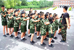 黑龍江軍訓(xùn)夏令營(yíng)讓孩子成為“未來(lái)領(lǐng)袖”