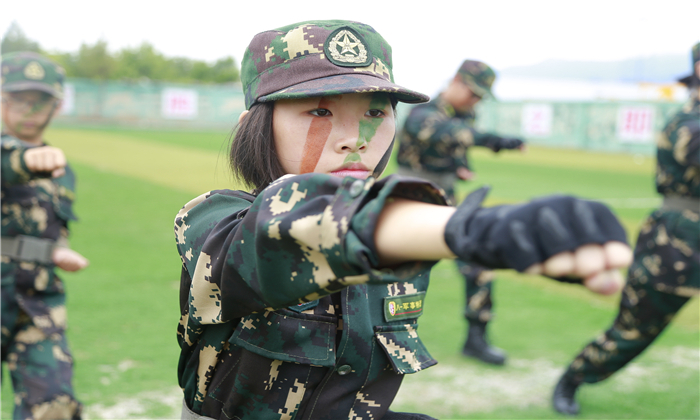 河南軍事夏令營多少錢