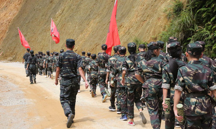 河南軍事夏令營(yíng)活動(dòng)讓孩子勇于吃苦耐勞！.jpg