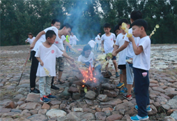 河南國(guó)學(xué)夏令營(yíng)幫助培養(yǎng)孩子良好禮儀