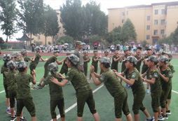 桂林中小學(xué)生軍訓(xùn)式夏令營培養(yǎng)學(xué)生良好習(xí)慣