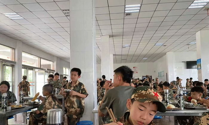 食堂干凈衛(wèi)生