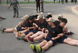 河南軍事訓(xùn)練跟其他夏令營有區(qū)別嗎？