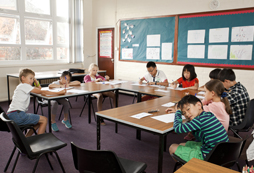 參加游學(xué)夏令營(yíng)零距離體驗(yàn)多元化的香港