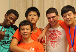 參加香港夏令營(yíng)零距離接觸公益大咖