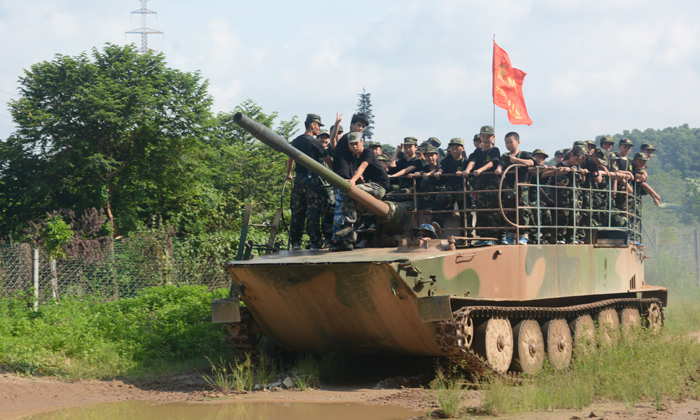 進(jìn)擊的坦克