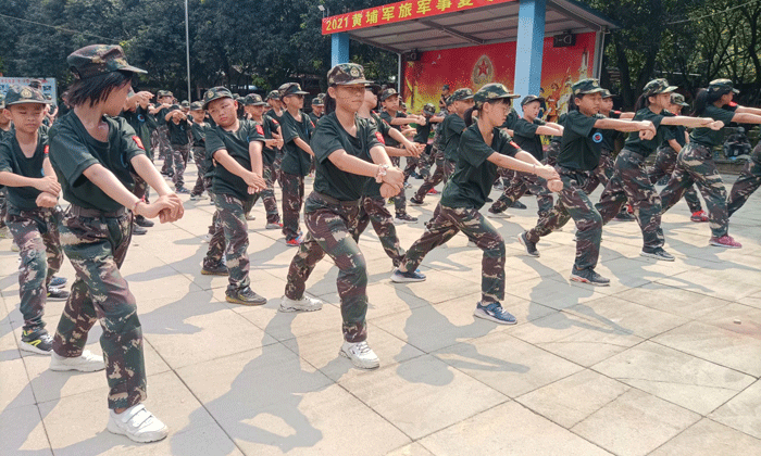 刻苦訓(xùn)練，磨煉意志，鍛煉身體