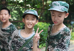 廣州黃埔軍旅通過(guò)鼓勵(lì)來(lái)激發(fā)孩子的自信