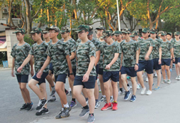 廣州黃埔軍旅引導(dǎo)教育剛?cè)雽W(xué)的孩子