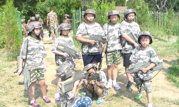 黃埔軍旅夏令營培養(yǎng)孩子綜合能力