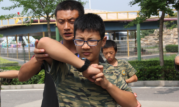 黃埔軍旅特戰(zhàn)精兵夏令營(yíng)讓孩子成為更優(yōu)秀的人