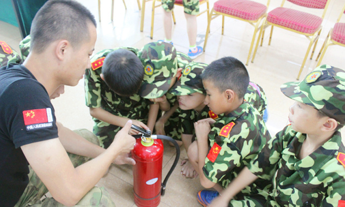 黃埔軍旅青少年夏令營能教給孩子什么？