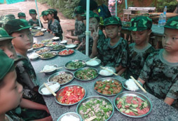 等待開(kāi)飯！