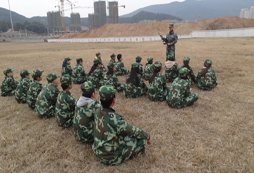 近距離接觸現(xiàn)代化武器