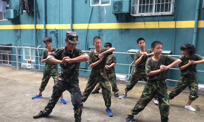 福建軍事夏令營(yíng)