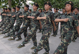 華東地區(qū)軍事夏令營給孩子獨立成長的機(jī)會