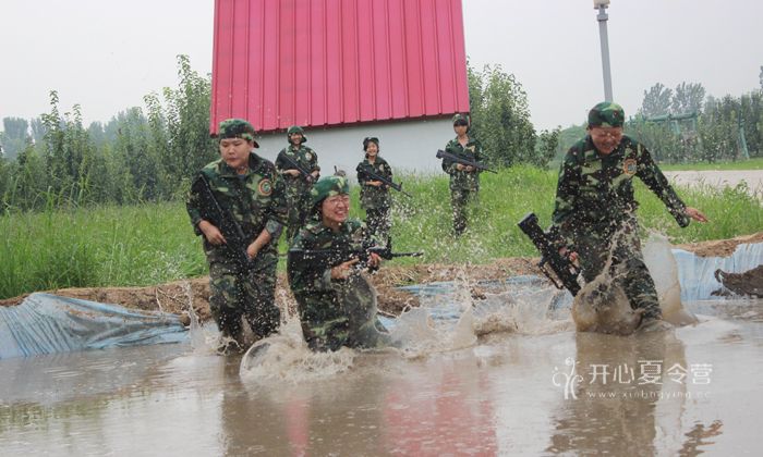 江蘇吃苦軍事夏令營(yíng)