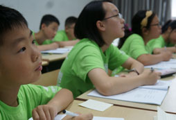 參加淮北夏令營幫助孩子培養(yǎng)德行好少年