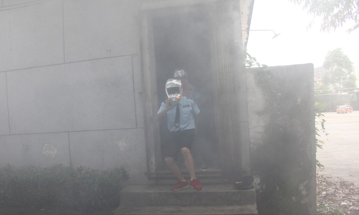 想提升青少年綜合素質(zhì)請選擇香港軍事夏令營.jpg