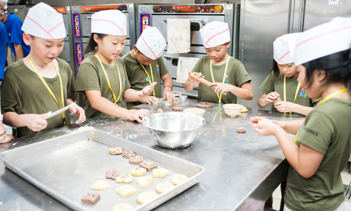 華南合適女孩子參加的軍事夏令營(yíng).jpg