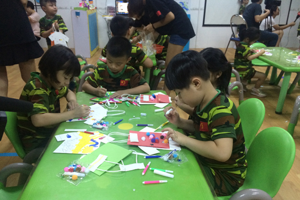 華南地區(qū)3-7歲軍事課程夏令營