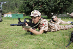 青少年參加黃岡軍事夏令營(yíng)收獲了什么？