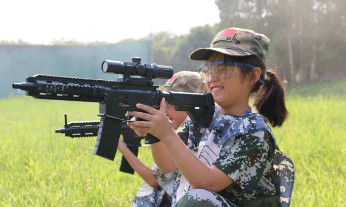 黃山軍事夏令營(yíng).gif