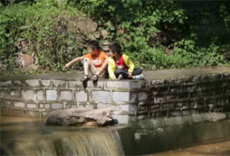 華中國學(xué)夏令營讓孩子學(xué)習(xí)儒家五常