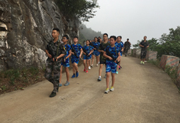 湖北崇陽軍事夏令營讓孩子有一個(gè)難忘的經(jīng)歷