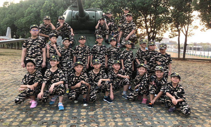 武漢有軍事夏令營(yíng)不