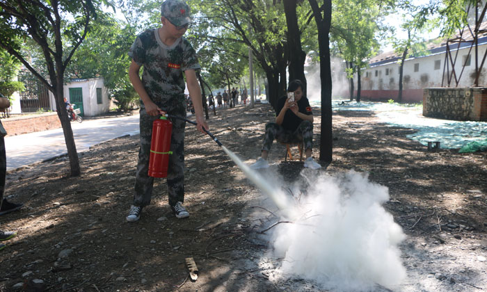 湖北黃石軍訓(xùn)夏令營提升孩子綜合能力