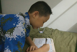 湖北小學(xué)生夏令營讓孩子能獨自面對困難與挑戰(zhàn)
