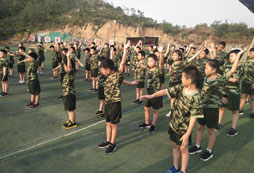 輝煌少年夏令營(yíng)讓孩子互幫互助！
