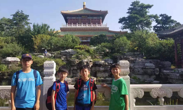 外出與小伙伴的合影