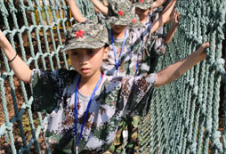 參加惠陽區(qū)軍訓夏令營給孩子一個不一樣的童年！