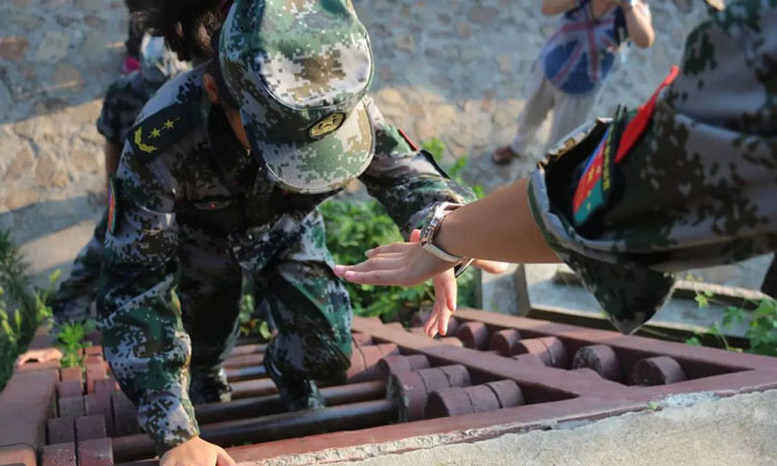 青少年參加惠州軍訓(xùn)夏令營會有哪些收獲？.jpg