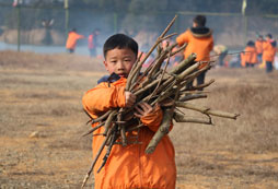 今年想?yún)⒓雍舷牧顮I怎么報名？