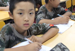 湖南軍事夏令營教育孩子合理巧用時間