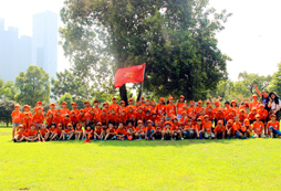 參加湖南軍事夏令營(yíng)釋放孩子天性