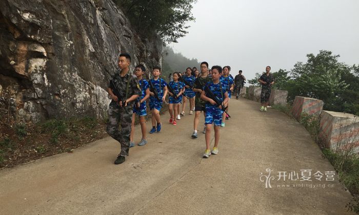 湖南軍事夏令營(yíng)