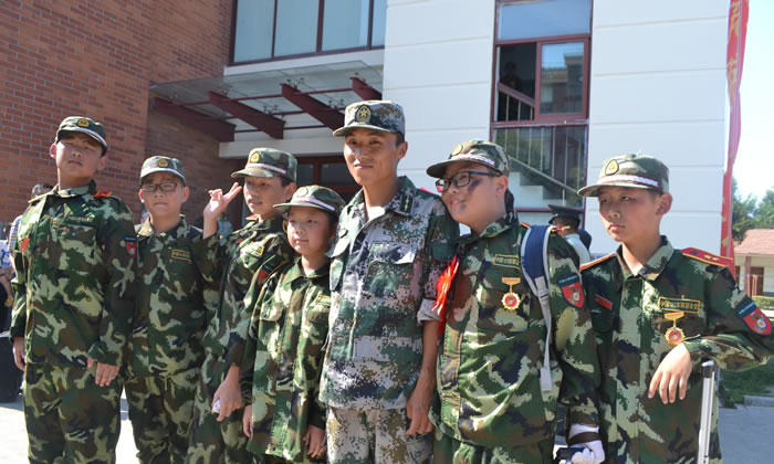 湖南暑期軍事夏令營活動.jpg