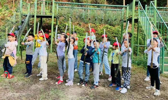 戶外技能夏令營(yíng)哪家好